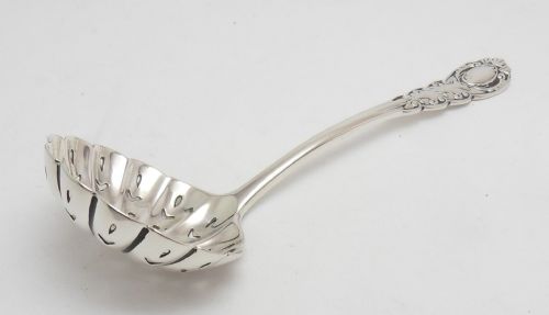 ORNATE SILVER SIFTER SPOON LONDON 1911 - ADDITIONAL PHOTO 2