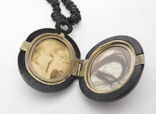 SUPERB VICTORIAN CARVED JET 'MIZPAH' MOURNING LOCKET NECKLACE - ADDITIONAL PHOTO 7