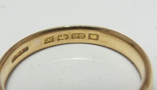 22CT GOLD BAND RING LONDON 1923 SIZE Q - ADDITIONAL PHOTO 5