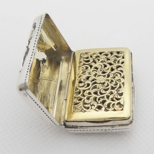 SUPERB SILVER VINAIGRETTE 'A TOKEN OF GRATITUDE' BIRMINGHAM 1831 - ADDITIONAL PHOTO 7