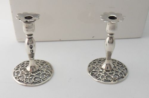PAIR OF SILVER MINIATURE CANDLESTICK BY W COMYNS 1891 - ADDITIONAL PHOTO 1