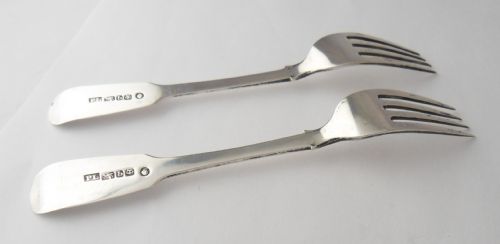 PAIR OF SMALL SILVER FORKS SHEFFIELD 1836 BY PATRICK LEONARD - ADDITIONAL PHOTO 4