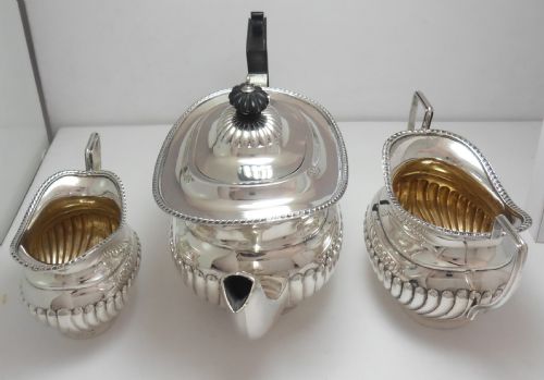 SUPERB SILVER 3PIECE TEA SET HALLMARKED CHESTER 1906 - ADDITIONAL PHOTO 4
