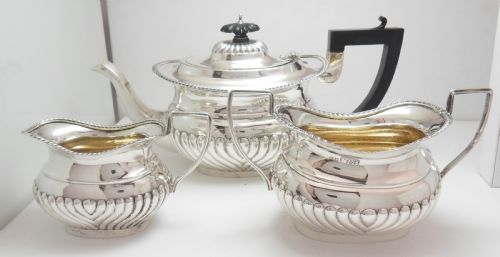 SUPERB SILVER 3PIECE TEA SET HALLMARKED CHESTER 1906 - ADDITIONAL PHOTO 5