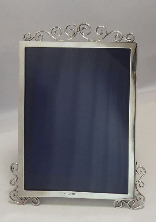 LARGE SILVER PHOTO FRAME HALLMARKED LONDON 1900 - ADDITIONAL PHOTO 1