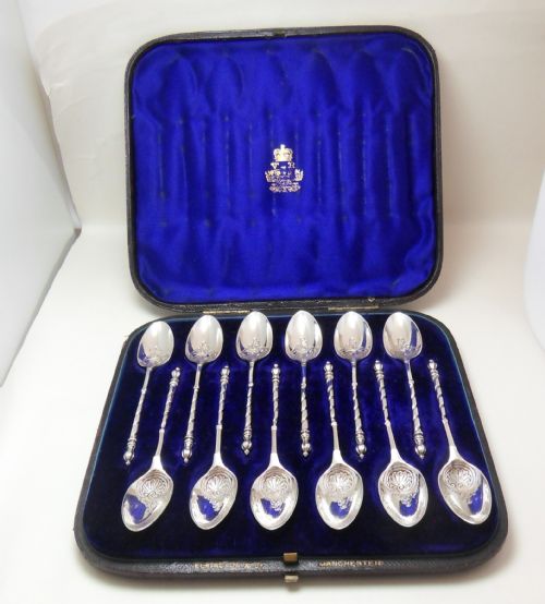 SUPERB CASED SET OF 12 VICTORIAN TEASPOONS LONDON 1876 - ADDITIONAL PHOTO 1