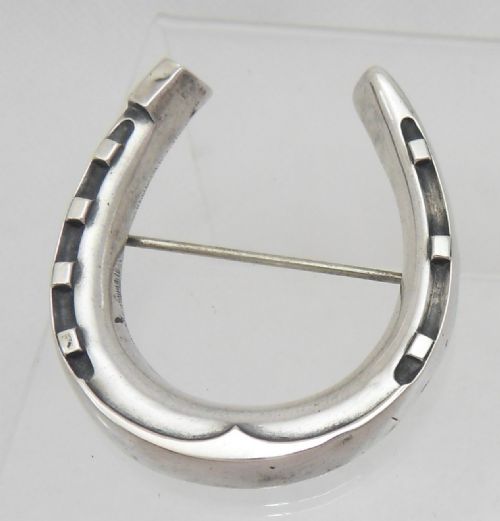 victorian silver horseshoe brooch chester 1887 - CATEGORY: ANTIQUE SILVER - DATED VICTORIAN
