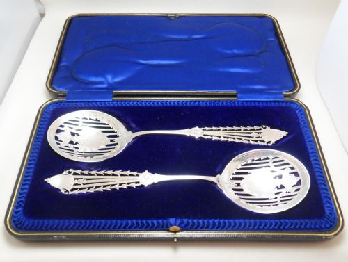 superb cased set of silver serving spoons sheffield 1912 - CATEGORY: ANTIQUE SILVER - DATED 1920