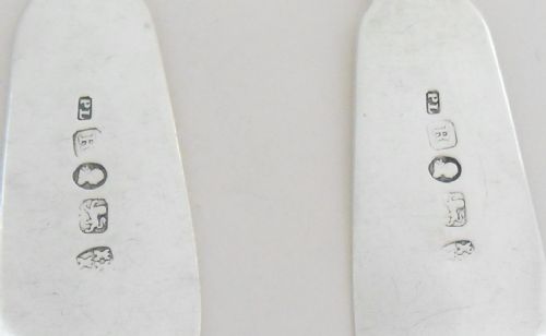 PAIR OF WILLIAM IV SILVER SERVING SPOONS NEWCASTLE 1831 - ADDITIONAL PHOTO 5