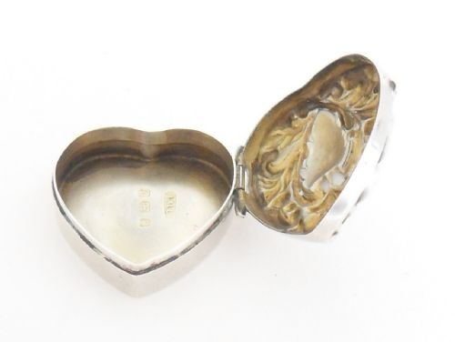 HEART SHAPED SILVER MINIATURE BOX BIRMINGHAM 1906 - ADDITIONAL PHOTO 4