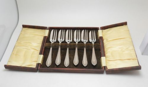 cased set of 6 silver cake forks 1932 francis howard ltd - CATEGORY: ANTIQUE SILVER - DATED 1940