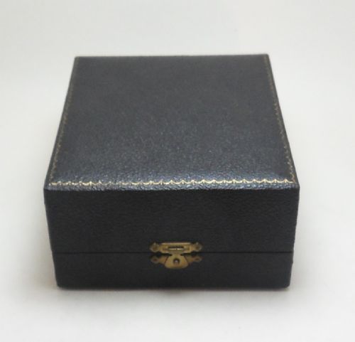 CASED SILVER EGG CUP AND SPOON HALLMARKED BIRMINGHAM 1957 - ADDITIONAL PHOTO 7