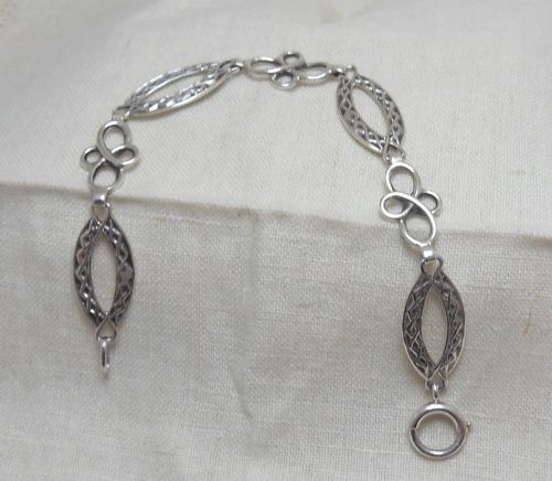 DESIGNER VINTAGE CELTIC SILVER BRACELET BY ROBERT ALLISON - ADDITIONAL PHOTO 3