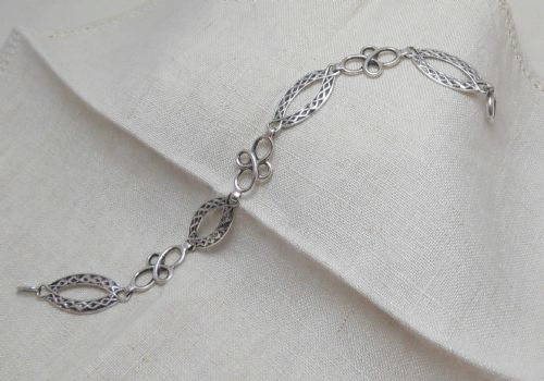 DESIGNER VINTAGE CELTIC SILVER BRACELET BY ROBERT ALLISON - ADDITIONAL PHOTO 4