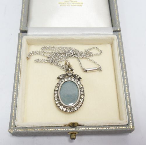 BEAUTIFUL EDWARDIAN PASTE SET SILVER LOCKET AND CHAIN - ADDITIONAL PHOTO 4