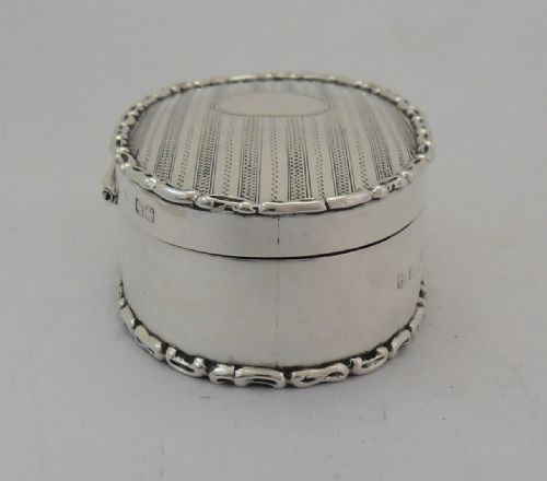 FINE STERLING SILVER OVAL TRINKET BOX CHESTER 1910 - ADDITIONAL PHOTO 3