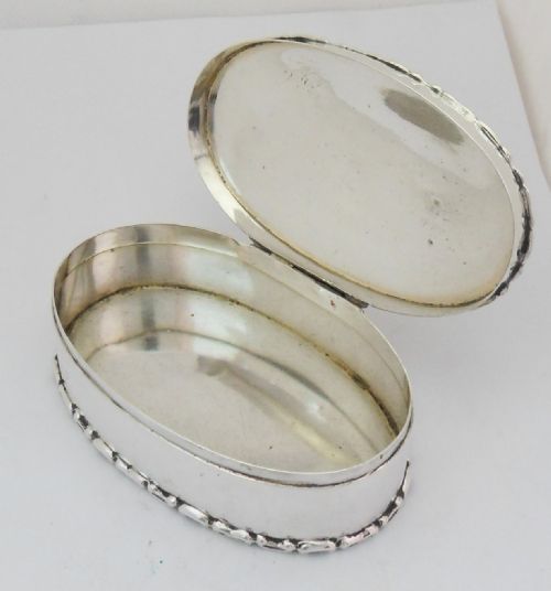 FINE STERLING SILVER OVAL TRINKET BOX CHESTER 1910 - ADDITIONAL PHOTO 8