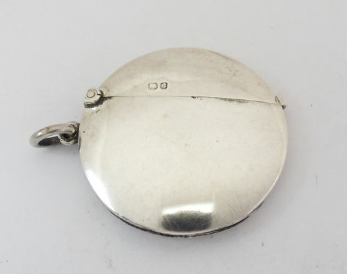 UNUSUAL CIRCULAR SOLID SILVER VESTA CASE CHESTER 1903 - ADDITIONAL PHOTO 1