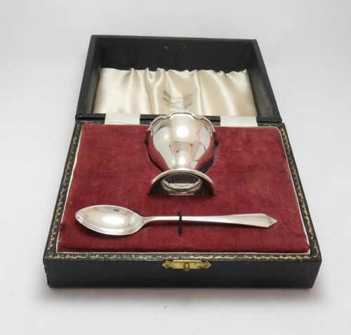 fine cased silver egg cup spoon set birmingham 1962 - CATEGORY: ANTIQUE SILVER - DATED 1960