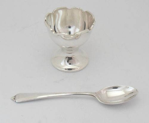 FINE CASED SILVER EGG CUP SPOON SET BIRMINGHAM 1962 - ADDITIONAL PHOTO 1