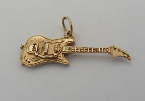 HALLMARKED 9CT GOLD LONDON 1963 FENDER GUITAR PENDANT CHARM - ADDITIONAL PHOTO 1