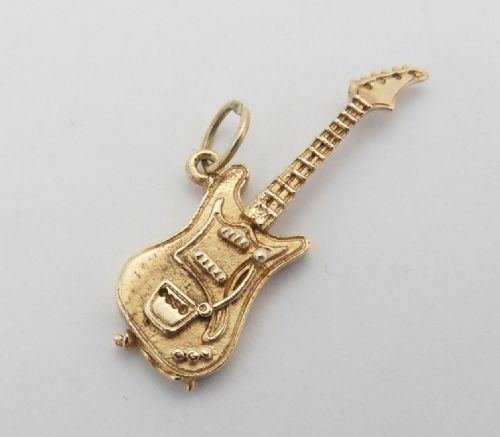 HALLMARKED 9CT GOLD LONDON 1963 FENDER GUITAR PENDANT CHARM - ADDITIONAL PHOTO 2