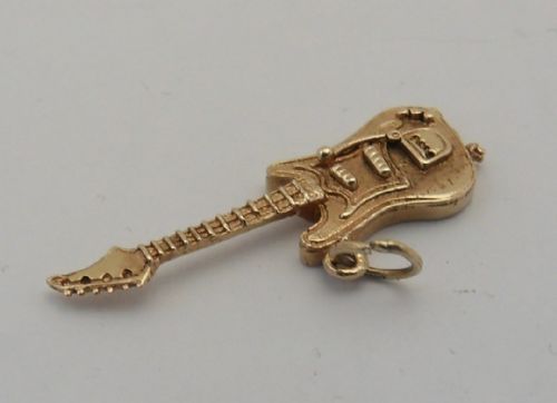HALLMARKED 9CT GOLD LONDON 1963 FENDER GUITAR PENDANT CHARM - ADDITIONAL PHOTO 5