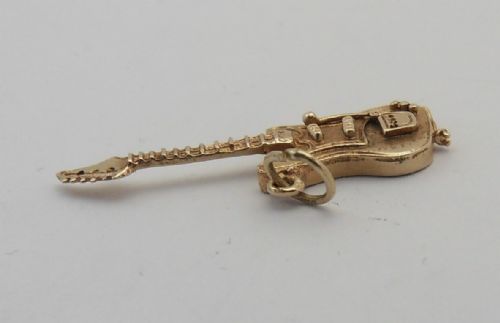 HALLMARKED 9CT GOLD LONDON 1963 FENDER GUITAR PENDANT CHARM - ADDITIONAL PHOTO 8