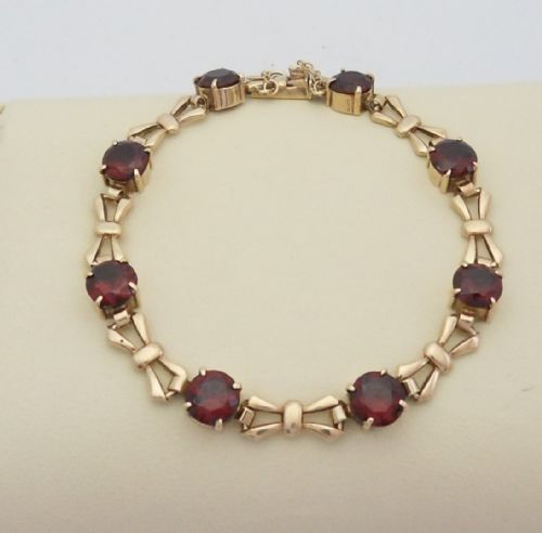 9ct gold garnet set bracelet hallmarked birmingham 1958 - CATEGORY: ANTIQUE JEWELLERY - DATED 1960
