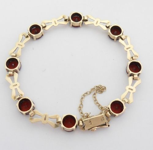9CT GOLD GARNET SET BRACELET HALLMARKED BIRMINGHAM 1958 - ADDITIONAL PHOTO 8