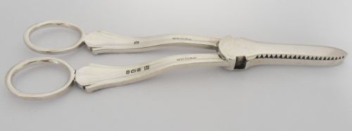 FINE VINTAGE SILVER GRAPE SCISSORS SHEFFIELD 1958 - ADDITIONAL PHOTO 4