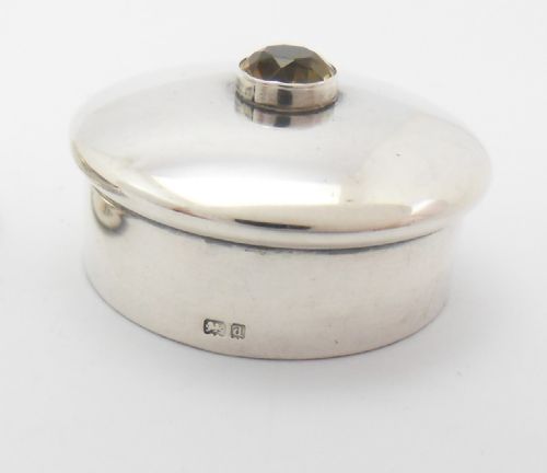 EDWARDIAN SILVER PILL BOX WITH CITRINE COLOURED GEM SET TOP - ADDITIONAL PHOTO 6
