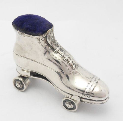 rare edwardian silver roller skate boot pin cushion - CATEGORY: ANTIQUE SILVER - DATED EDWARDIAN