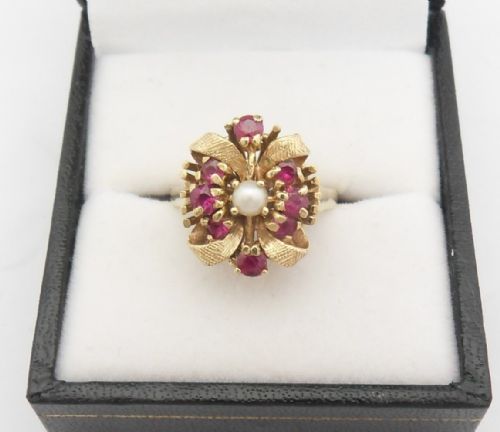 9CT YELLOW GOLD RUBY AND PEARL SET RING SIZE K - ADDITIONAL PHOTO 3
