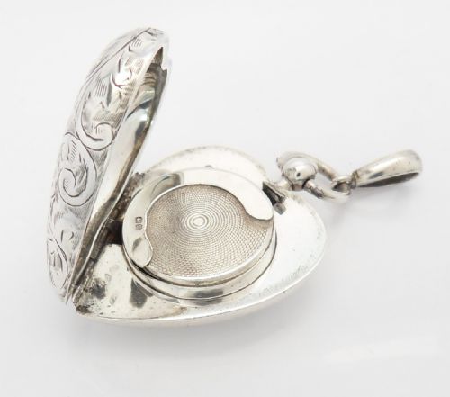 RARE HEART SHAPED SILVER SOVEREIGN CASE CHESTER 1913 - ADDITIONAL PHOTO 3