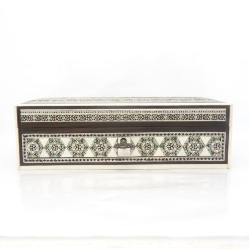 19TH C SUPERIOR VIZAGAPATEM BOX WITH SADELI MOSAIC - ADDITIONAL PHOTO 2