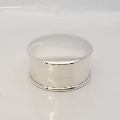 SILVER PILL BOX HALLMARKED LONDON 1923 - ADDITIONAL PHOTO 1