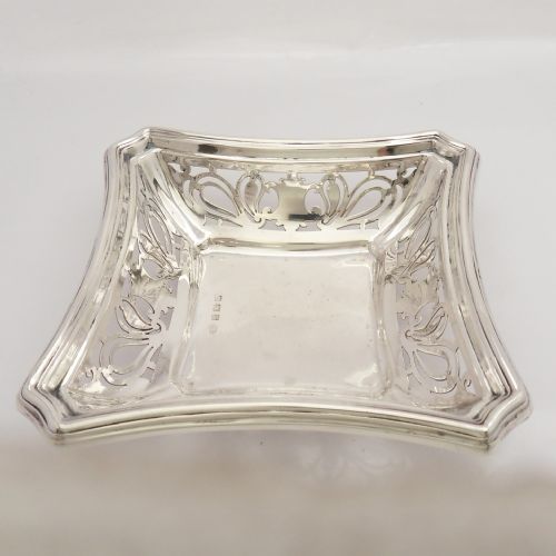 PRETTY EDWARDIAN SILVER SQUARE BON BON DISH HALLMARKED BIRMINGHAM 1908 BY S GLASS - ADDITIONAL PHOTO 4