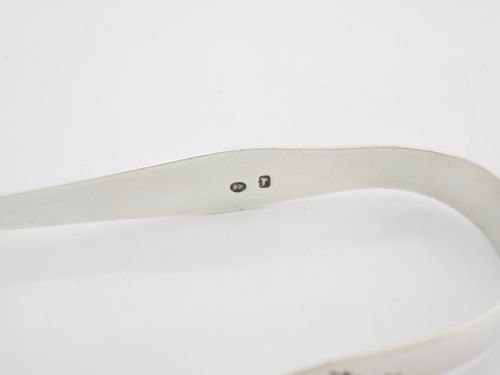 FINE SILVER SUGAR TONGS BY HESTER BATEMAN 1776 1788 - ADDITIONAL PHOTO 4