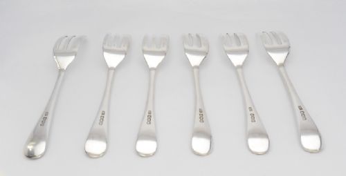 CASED SET OF VINTAGE SILVER CAKE FORKS HALLMARKED SHEFFIELD 1947 VINERS LTD - ADDITIONAL PHOTO 1