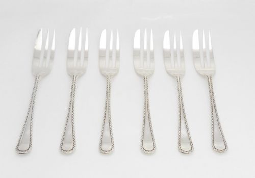 CASED SET OF VINTAGE SILVER CAKE FORKS HALLMARKED SHEFFIELD 1947 VINERS LTD - ADDITIONAL PHOTO 4