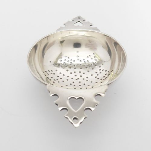 FINE SILVER TEA STRAINER WITH STAND HALLMARKED LONDON 1946 WILLIAM BRUFORD SON - ADDITIONAL PHOTO 1