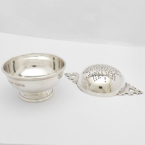 FINE SILVER TEA STRAINER WITH STAND HALLMARKED LONDON 1946 WILLIAM BRUFORD SON - ADDITIONAL PHOTO 2