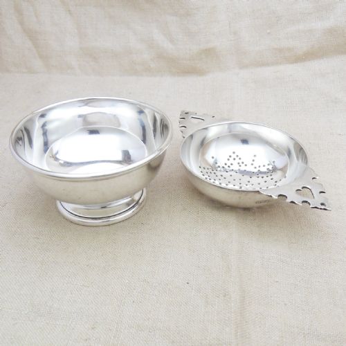 FINE SILVER TEA STRAINER WITH STAND HALLMARKED LONDON 1946 WILLIAM BRUFORD SON - ADDITIONAL PHOTO 4