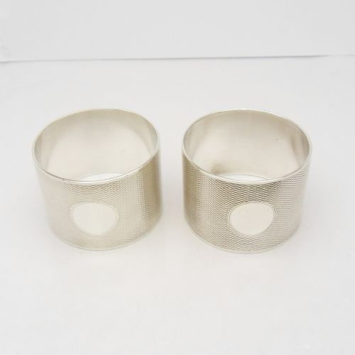 PAIR OF HEAVY SILVER NAPKIN RINGS HALLMARKED LONDON 1944 - ADDITIONAL PHOTO 2