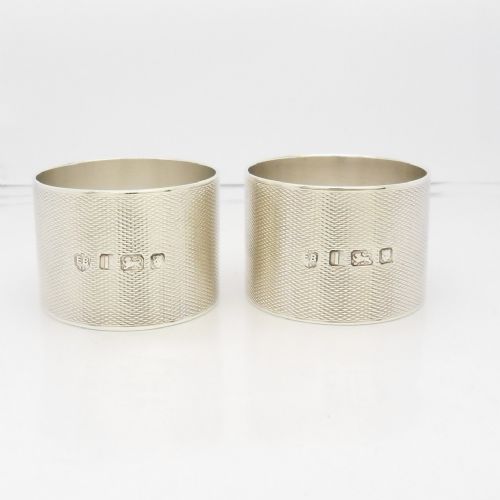 PAIR OF HEAVY SILVER NAPKIN RINGS HALLMARKED LONDON 1944 - ADDITIONAL PHOTO 3