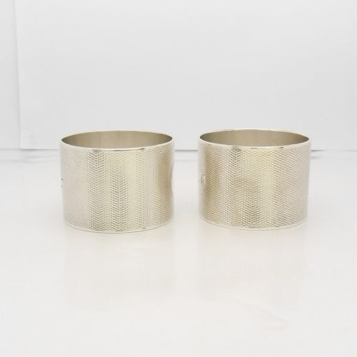 PAIR OF HEAVY SILVER NAPKIN RINGS HALLMARKED LONDON 1944 - ADDITIONAL PHOTO 5