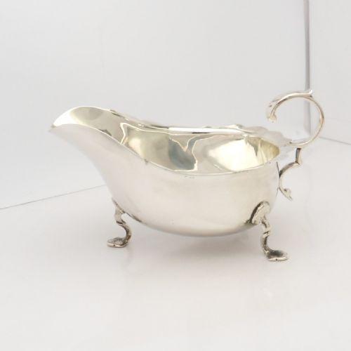 silver sauce boat with scalloped edge sheffield 1922 - CATEGORY: ANTIQUE SILVER - DATED 1920