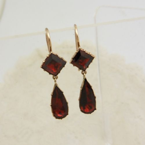 VICTORIAN PAIR OF FOIL BACK GARNET DROP EARRINGS TESTED AS 9CT GOLD - ADDITIONAL PHOTO 5