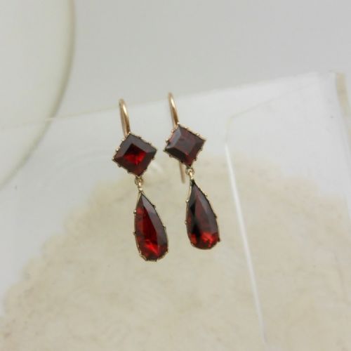 VICTORIAN PAIR OF FOIL BACK GARNET DROP EARRINGS TESTED AS 9CT GOLD - ADDITIONAL PHOTO 6